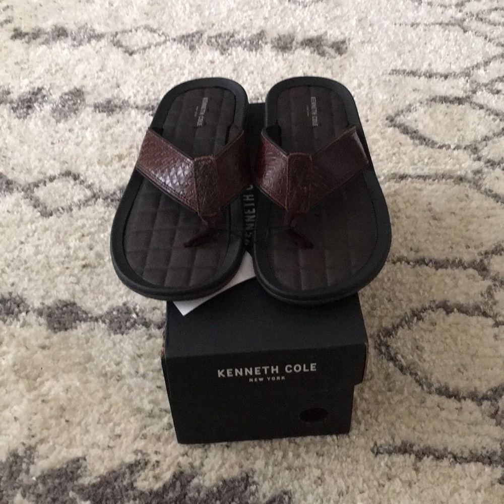 Kenneth Cole flip flops